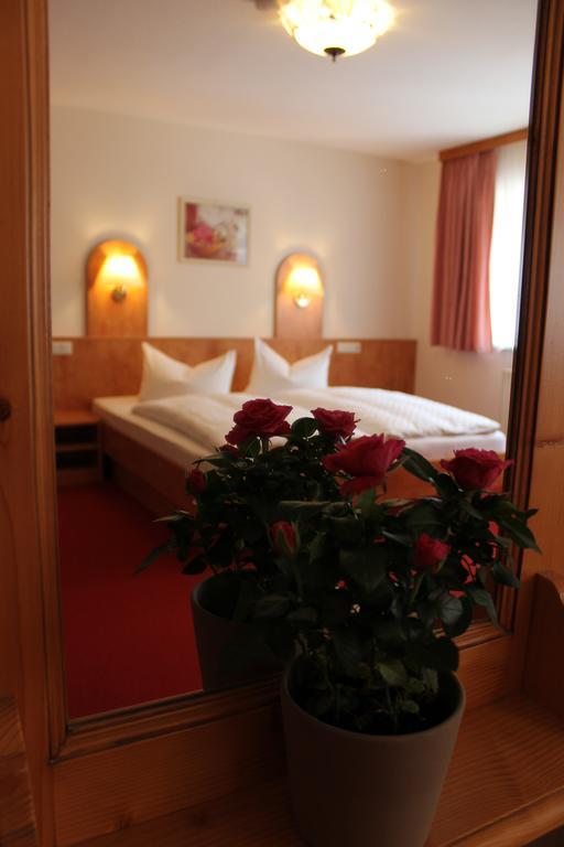 Gasthaus& Pension Zum Roten Haus Bad Schandau Szoba fotó