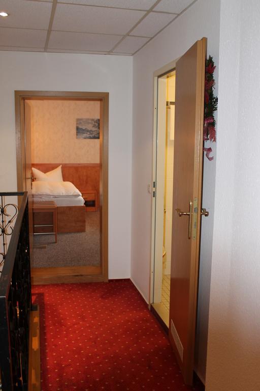 Gasthaus& Pension Zum Roten Haus Bad Schandau Szoba fotó